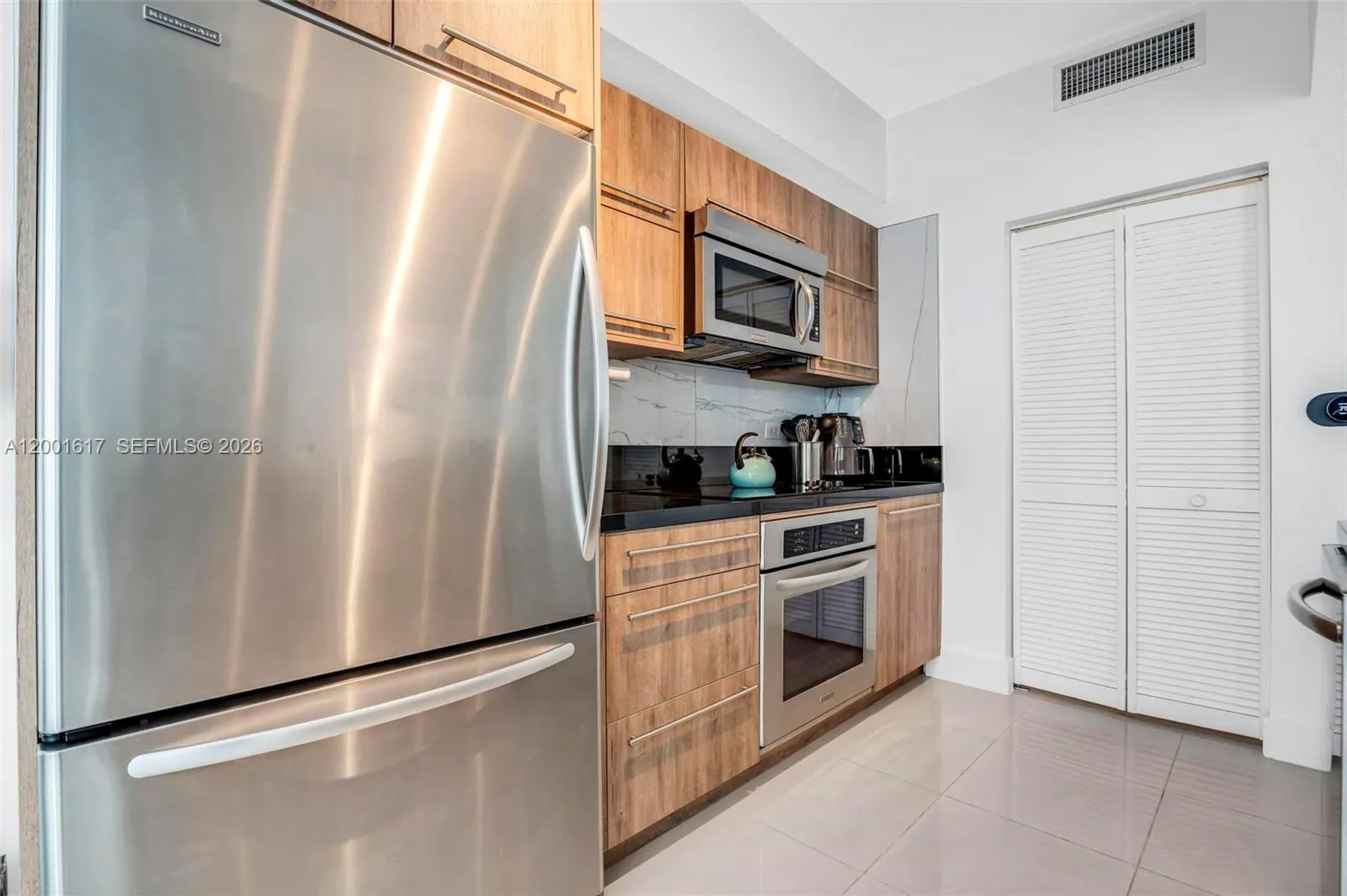 253 NE 2nd St # 1608, Miami FL 33132