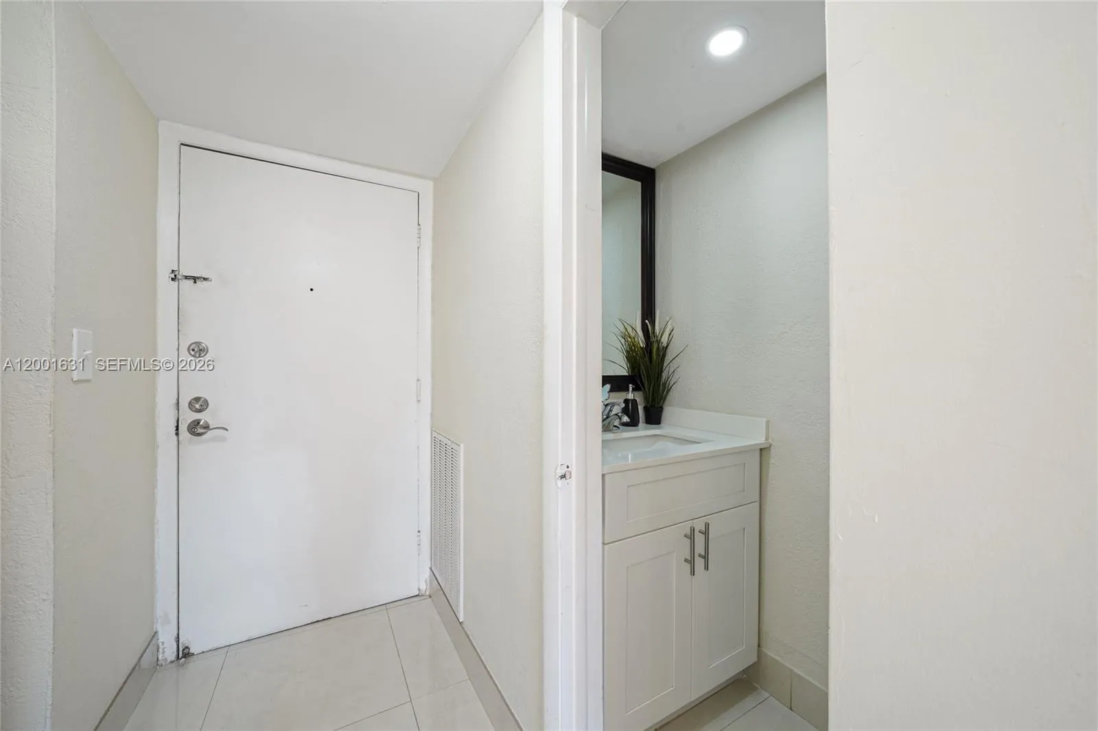 1305 W 53rd St # 429, Hialeah FL 33012