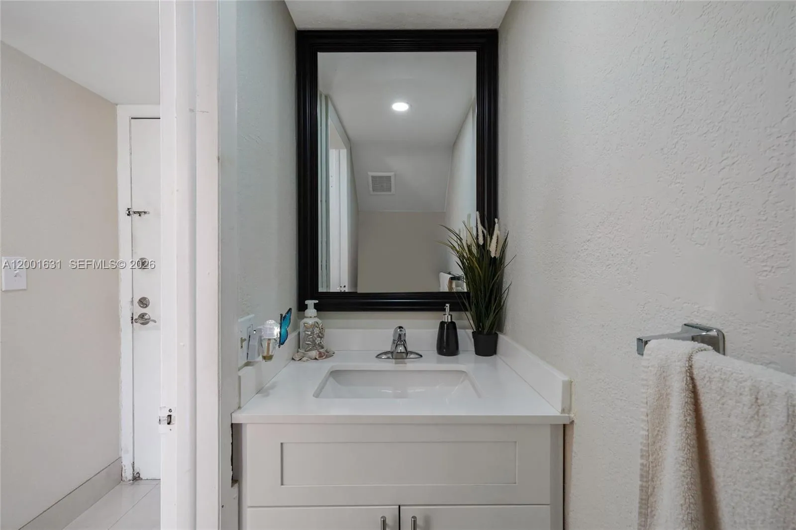 1305 W 53rd St # 429, Hialeah FL 33012