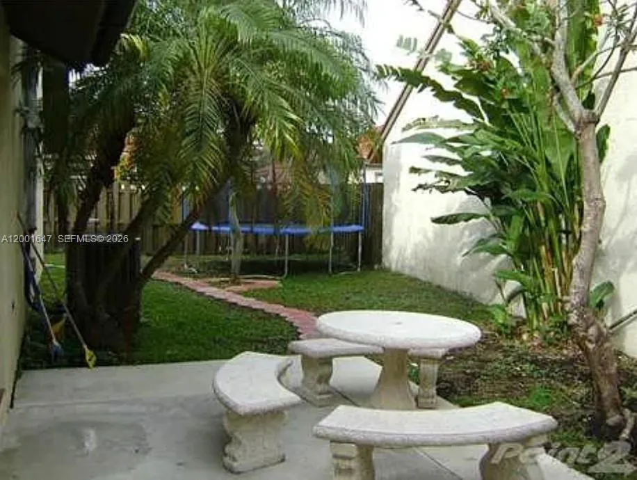 7010 SW 103rd Pl, Miami FL 33173