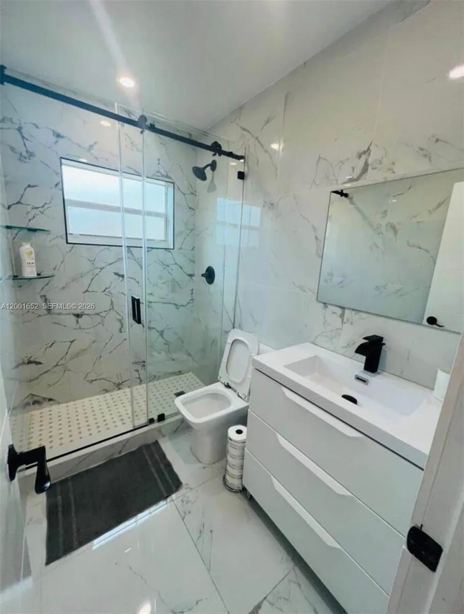 6390 Sherman St, Hollywood FL 33024