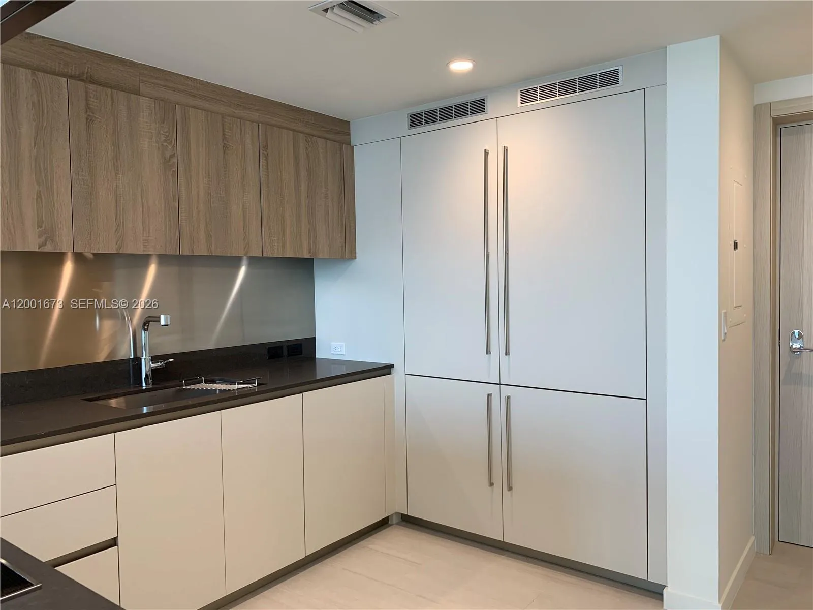 1000 Brickell Plz # 3904, Miami FL 33131