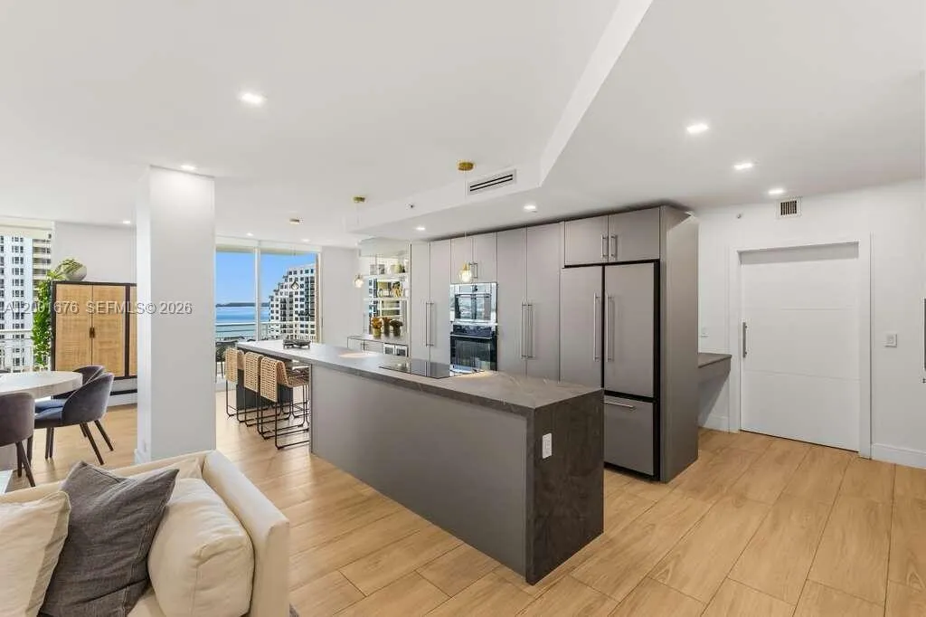 888 Brickell Key Dr # 1207, Miami FL 33131