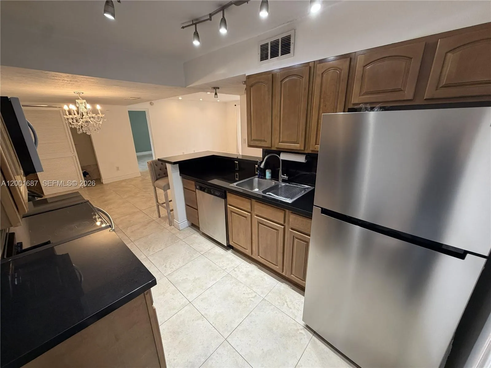 7483 SW 82nd St # A102, Miami FL 33143