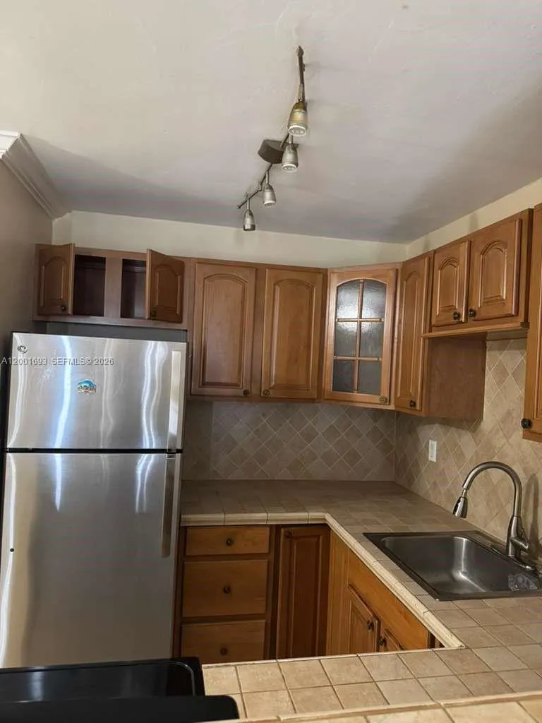 10383 N Kendall Dr # N1, Miami FL 33176