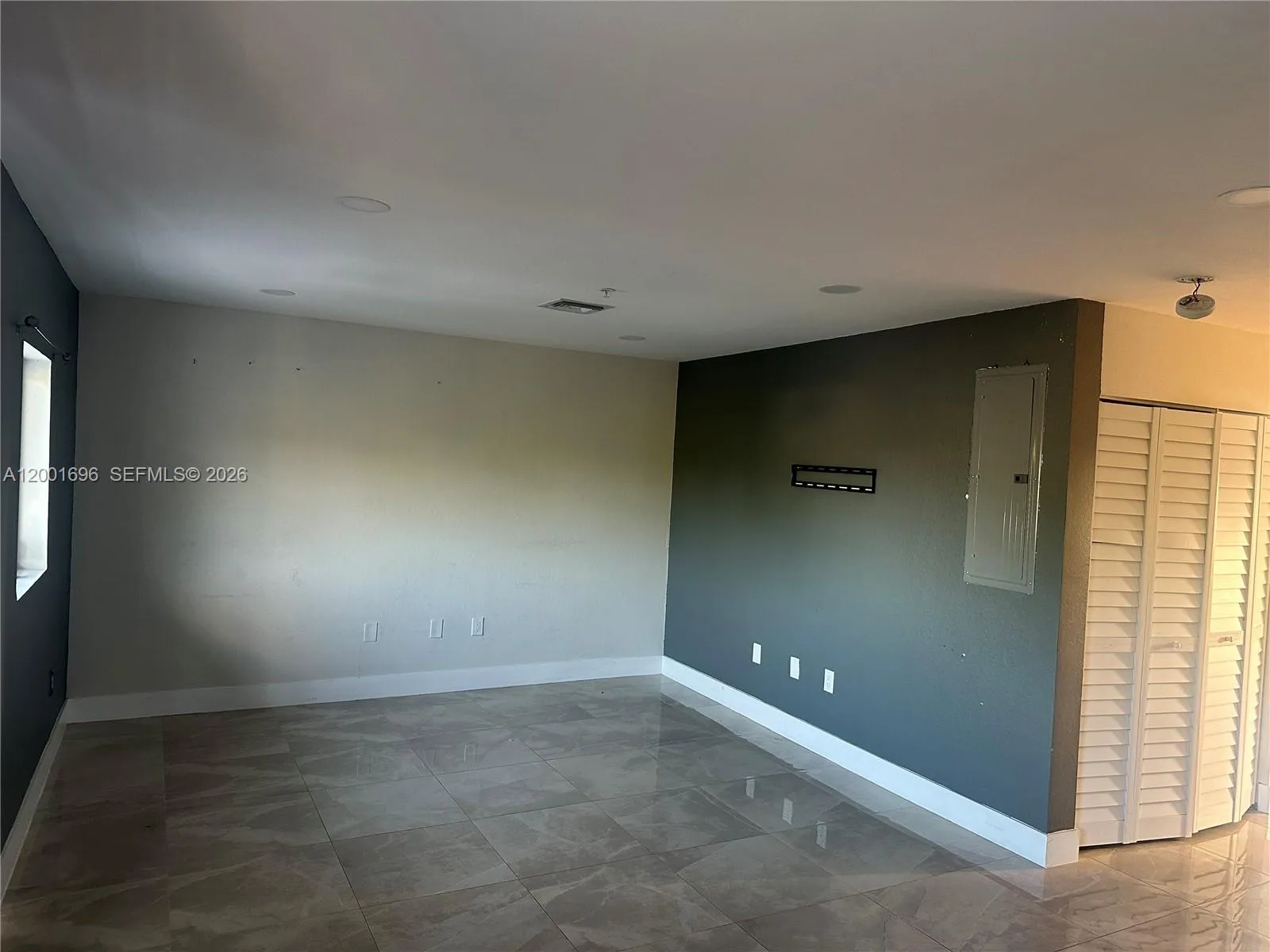 587 NW 100th St # C, Miami FL 33150