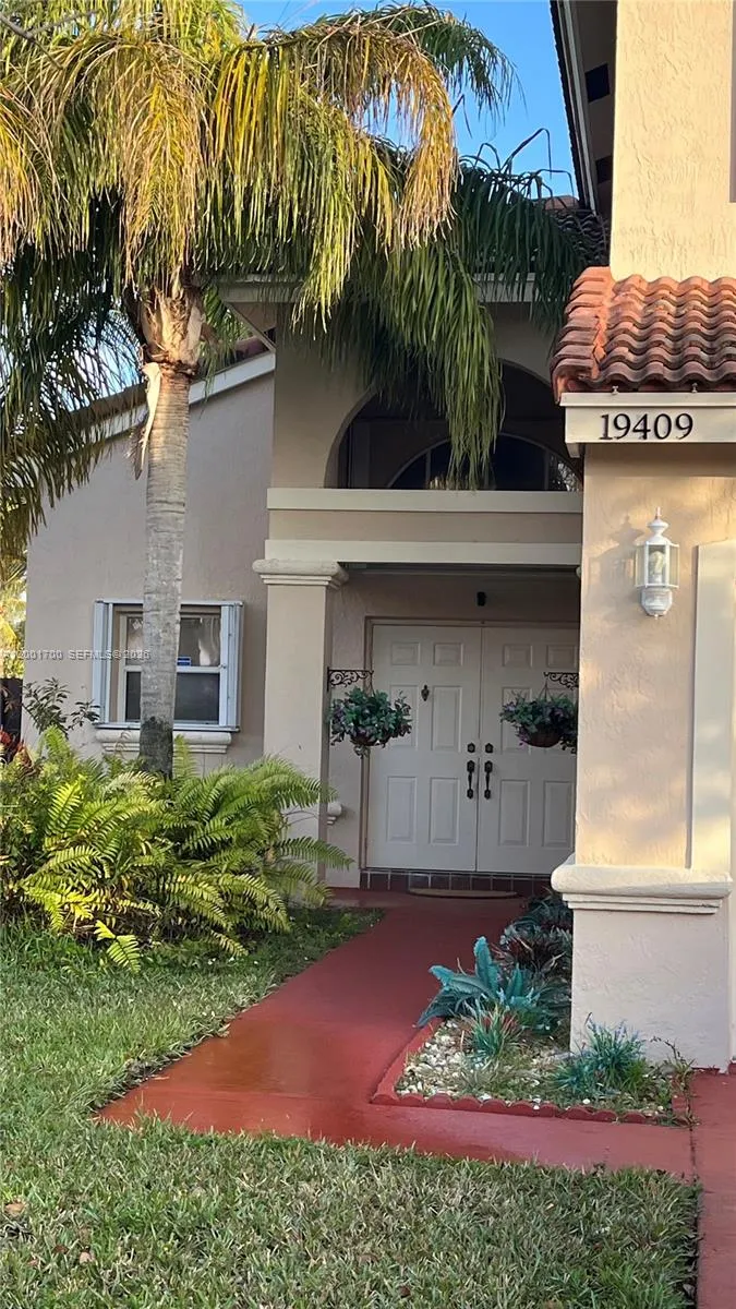19409 NW 24th Pl, Pembroke Pines FL 33029