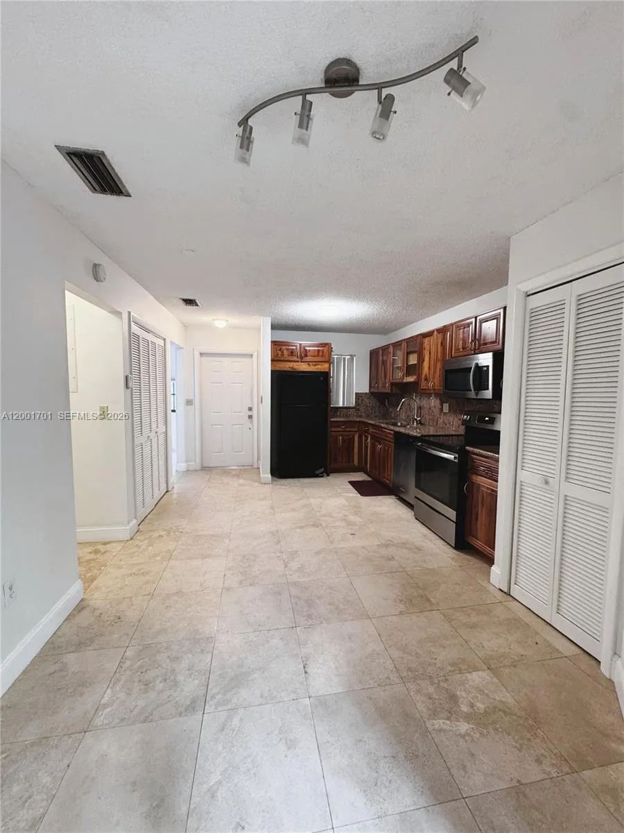 3054 Center St # 3054, Miami FL 33133