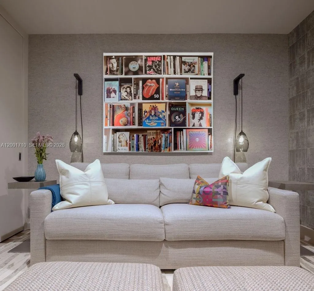 5775 Collins Ave # 1102, Miami Beach FL 33140