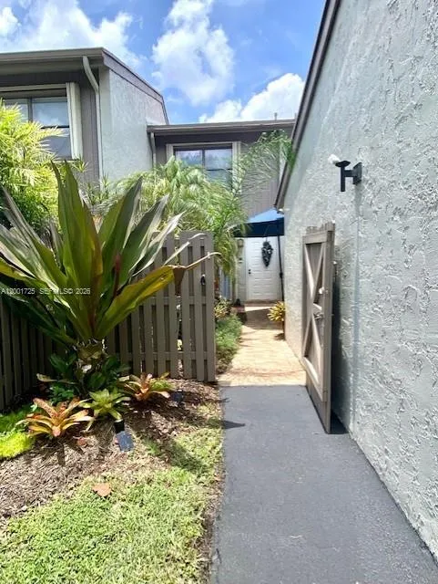 11245 SW 111th St, Miami FL 33176