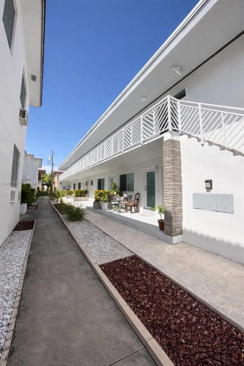 935 Bay Dr # 2, Miami Beach FL 33141