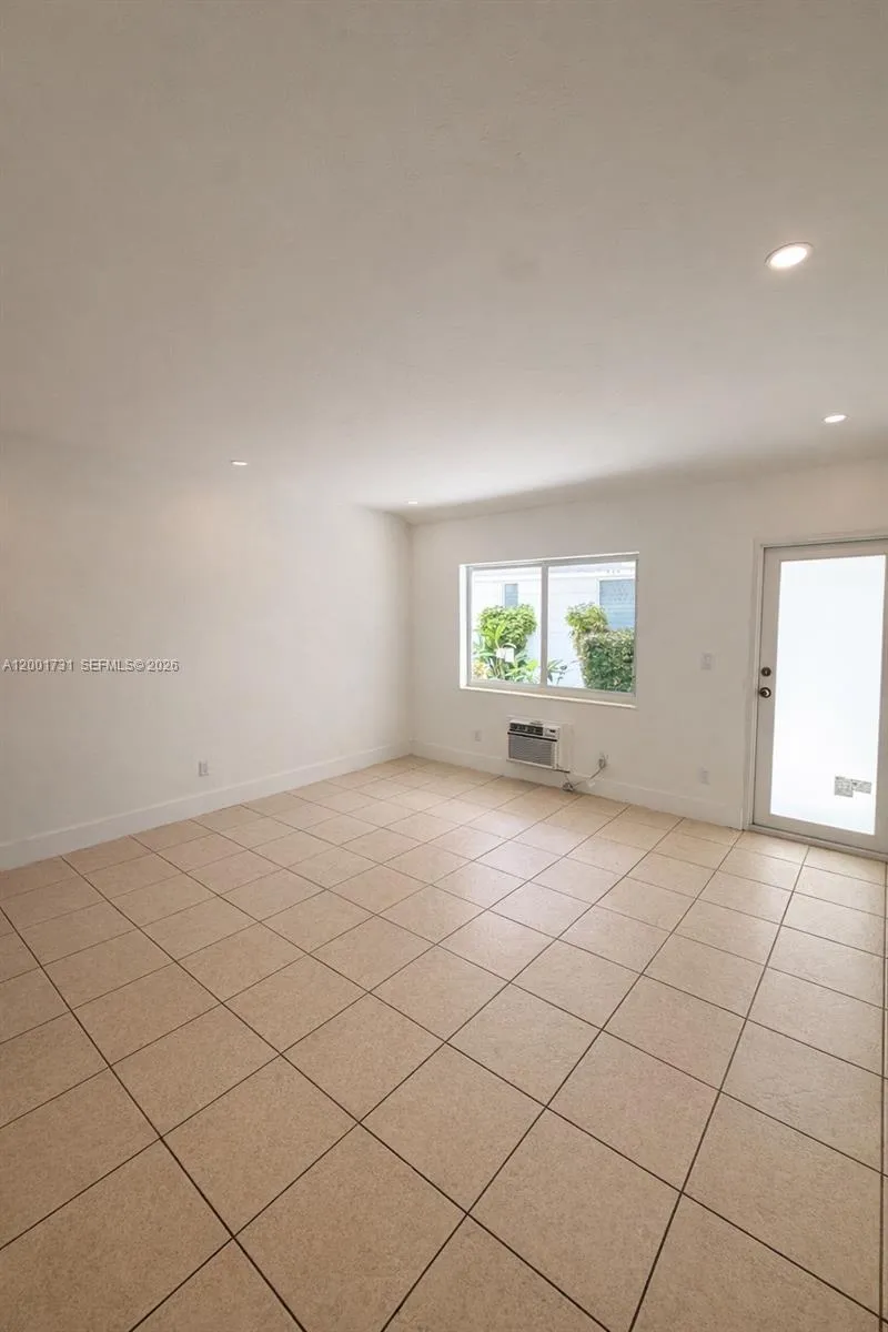 935 Bay Dr # 2, Miami Beach FL 33141