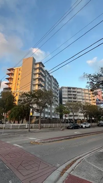 2 bedroom 2 bath for sale at 2025 NE 164th St # 616, North Miami Beach FL 33162