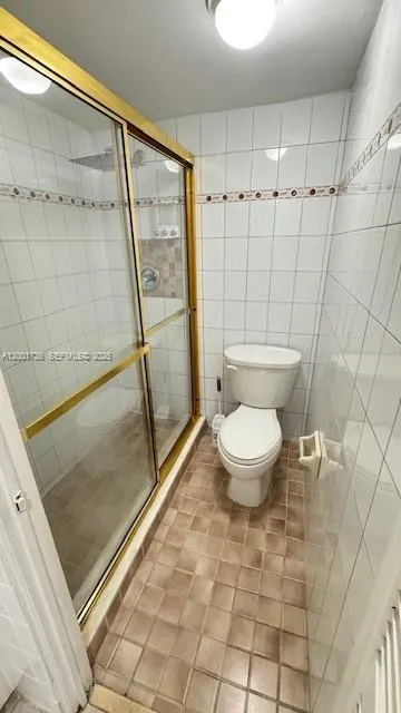 2025 NE 164th St # 616, North Miami Beach FL 33162