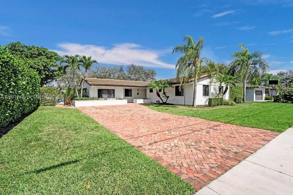 9261 SW 85th St, Miami FL 33173