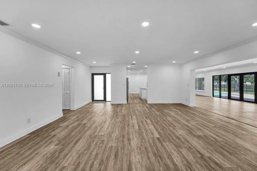 9261 SW 85th St, Miami FL 33173