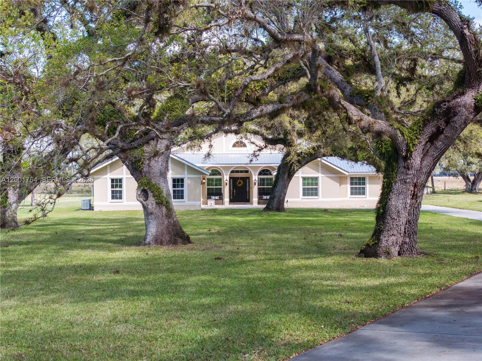 1132 Riverbend Dr, La Belle FL 33935