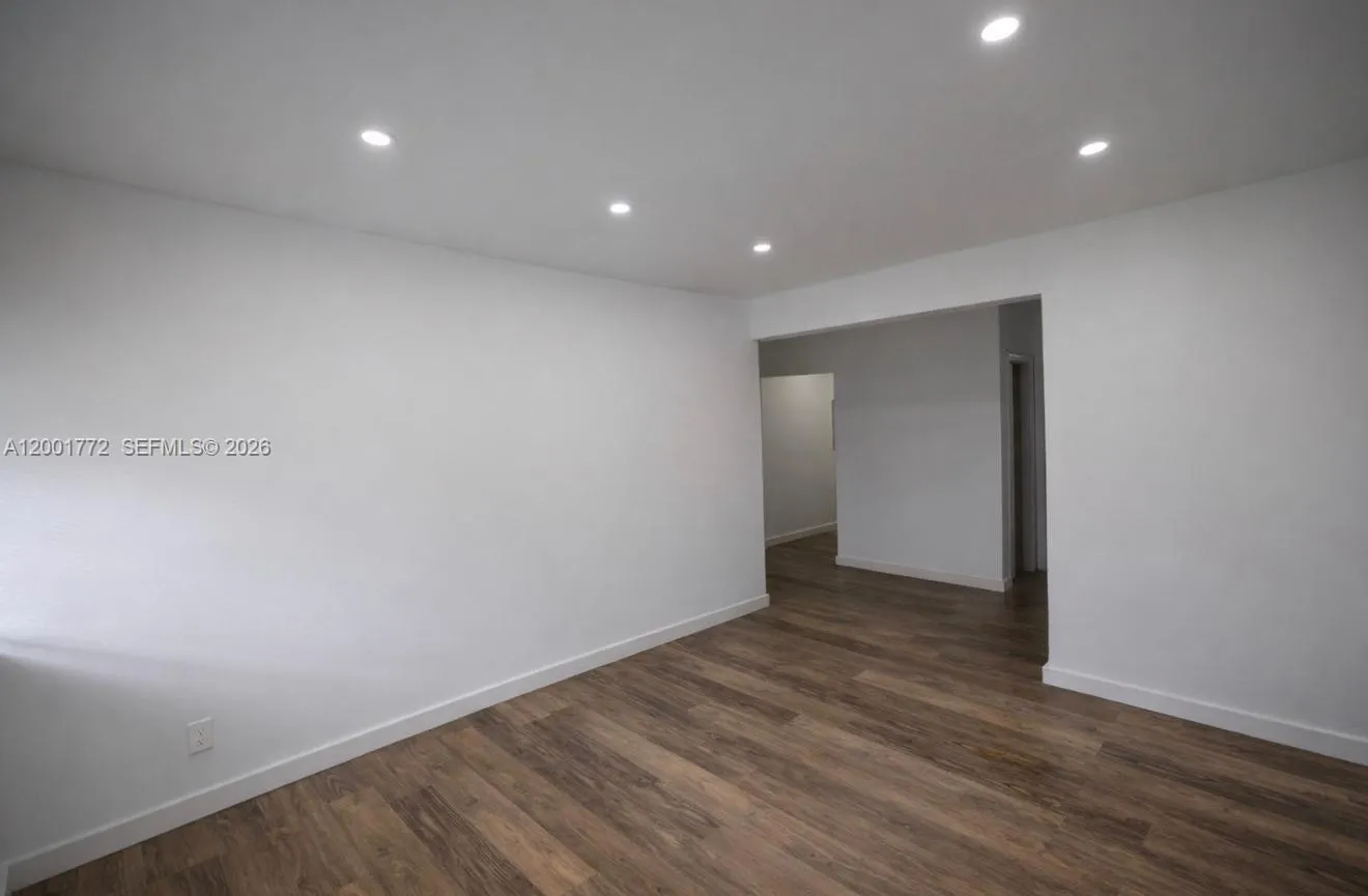 7600 Dickens Ave # 3, Miami Beach FL 33141