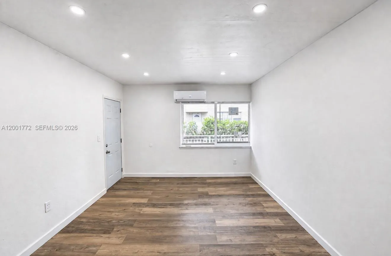 7600 Dickens Ave # 3, Miami Beach FL 33141