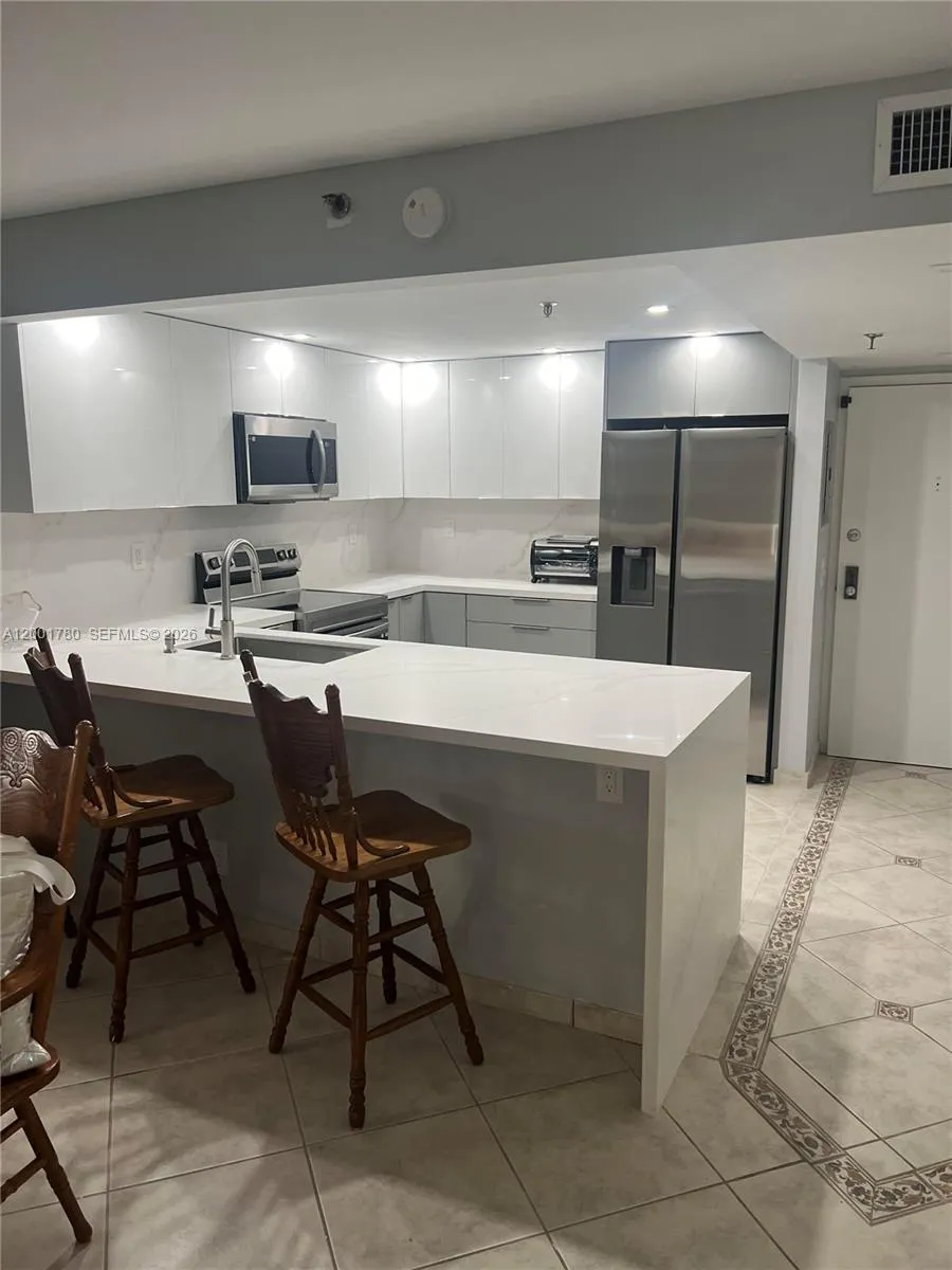 2625 Collins Ave # 1101, Miami Beach FL 33140