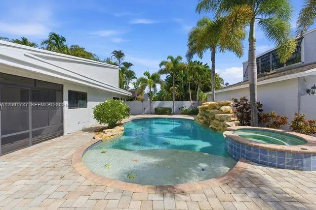 400 NW 78th Ave, Plantation FL 33324