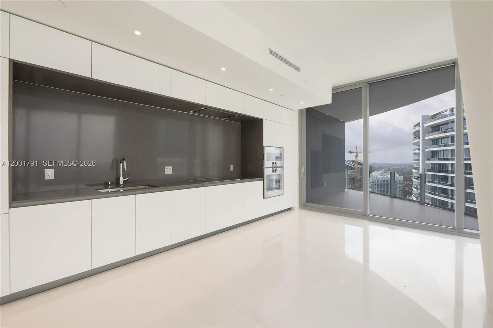 300 Biscayne Boulevard Way # 4708W, Miami FL 33131