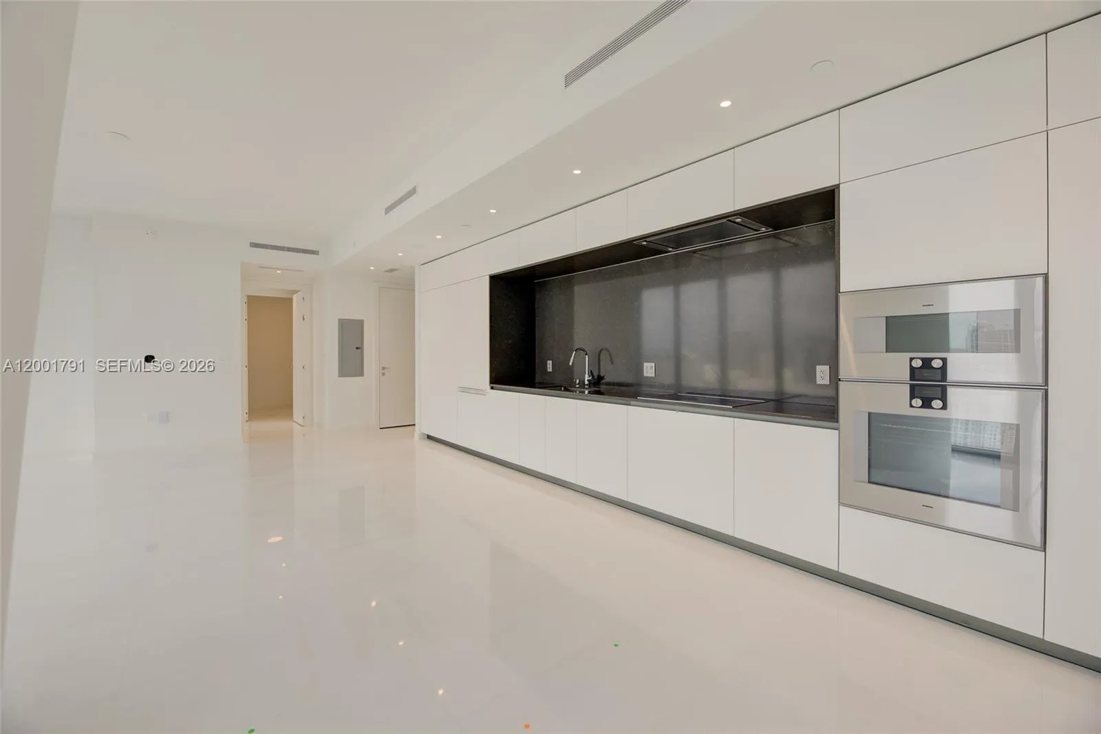 300 Biscayne Boulevard Way # 4708W, Miami FL 33131