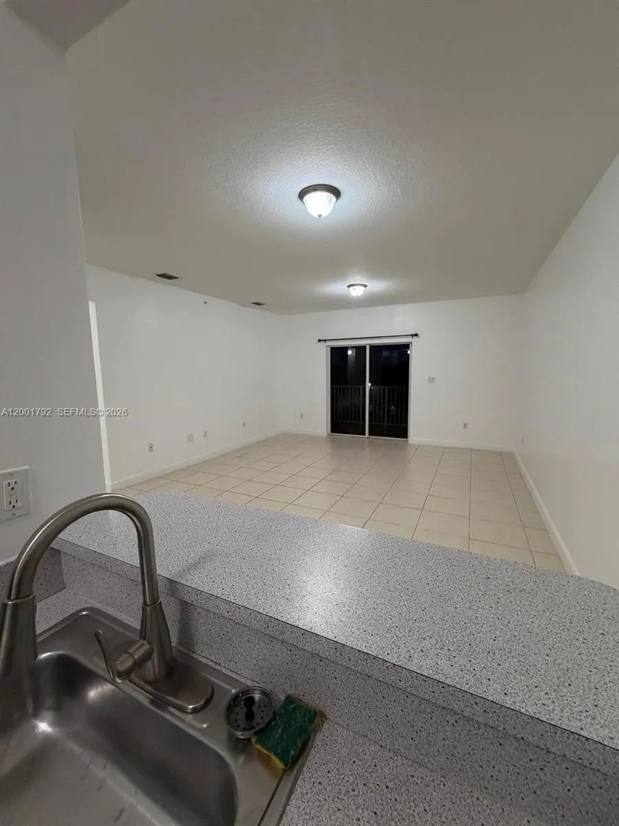 1300 NE 109th St # 404, Miami FL 33161