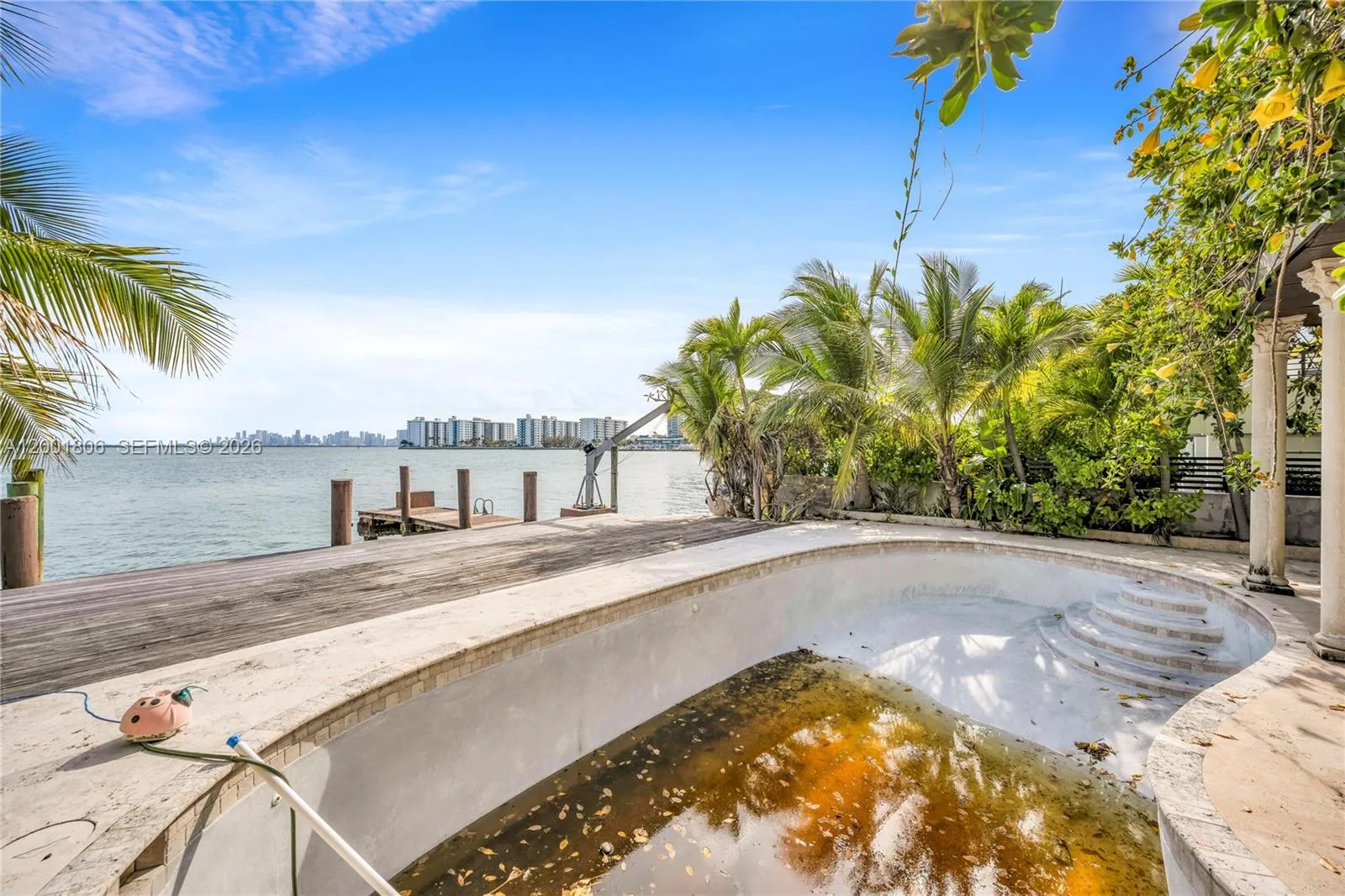 1920 Bay Dr, Miami Beach FL 33141