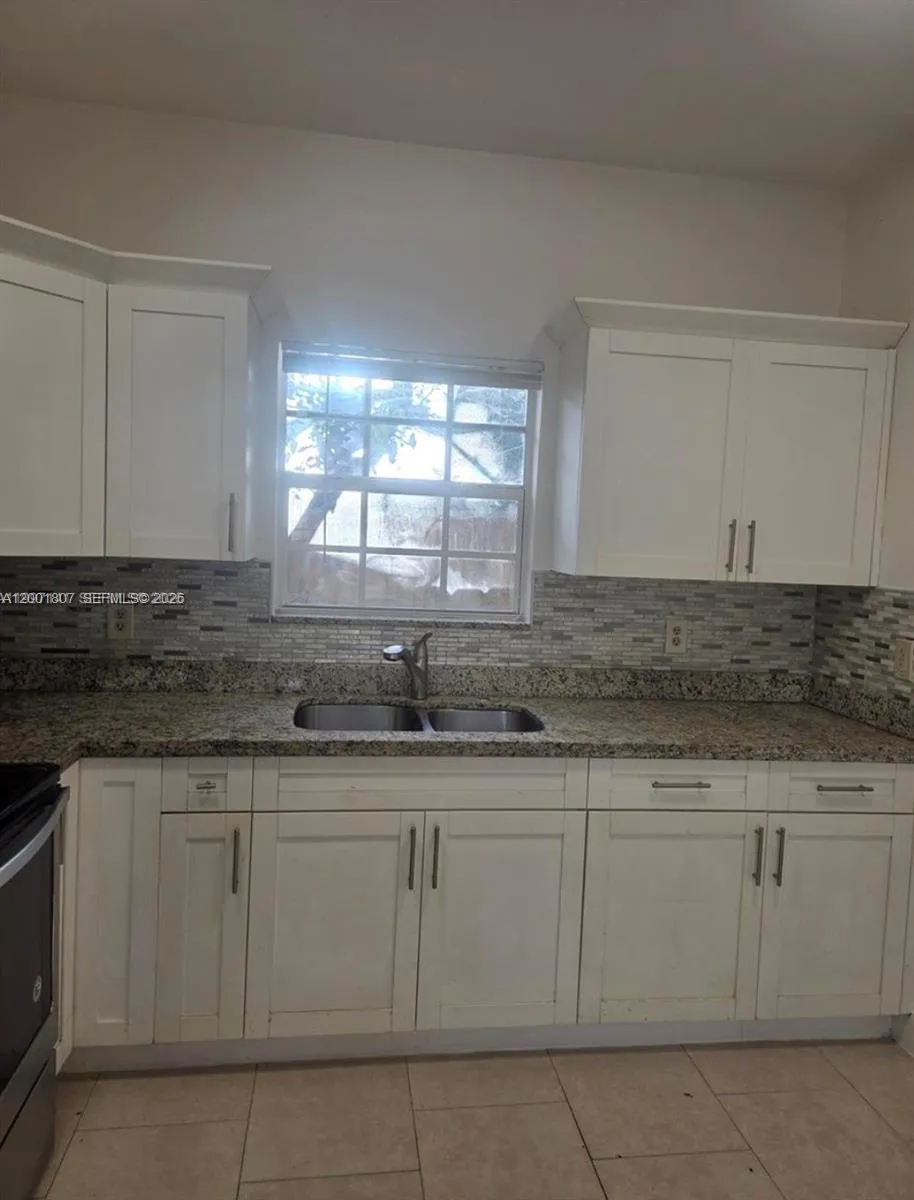 9740 NW 5th Ave # B, Miami FL 33150