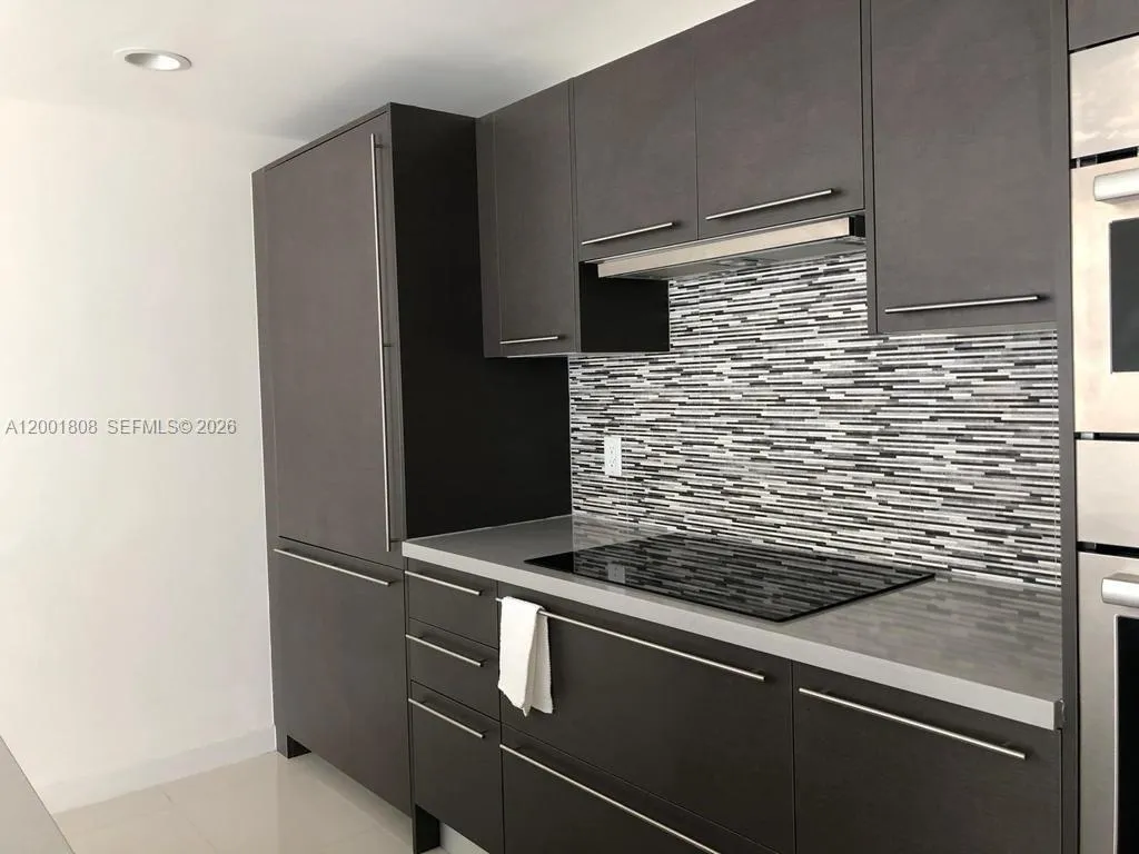 7875 NW 107th Ave # 619, Doral FL 33178