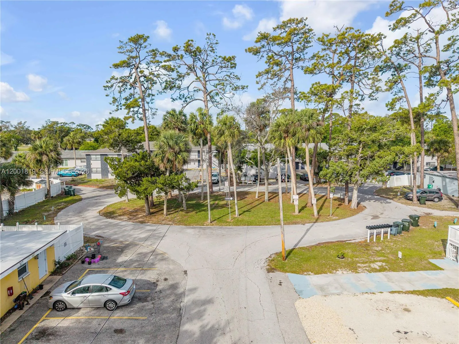 313 Country Club Oval # 11, Daytona FL 32114