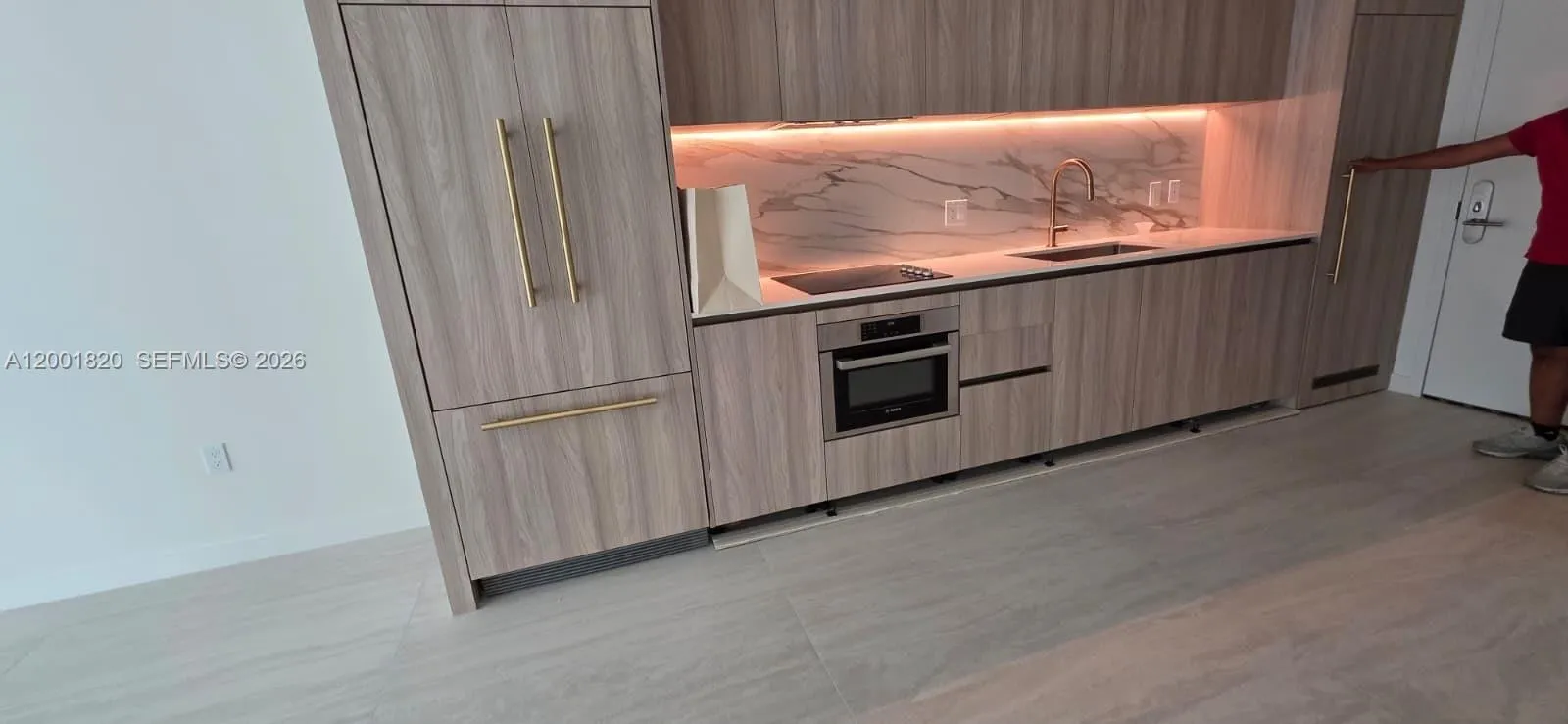 77 SE 5 # 2108, Miami FL 33131