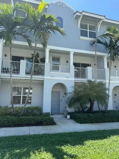 1289 Via De Fossi, Boynton Beach FL 33426