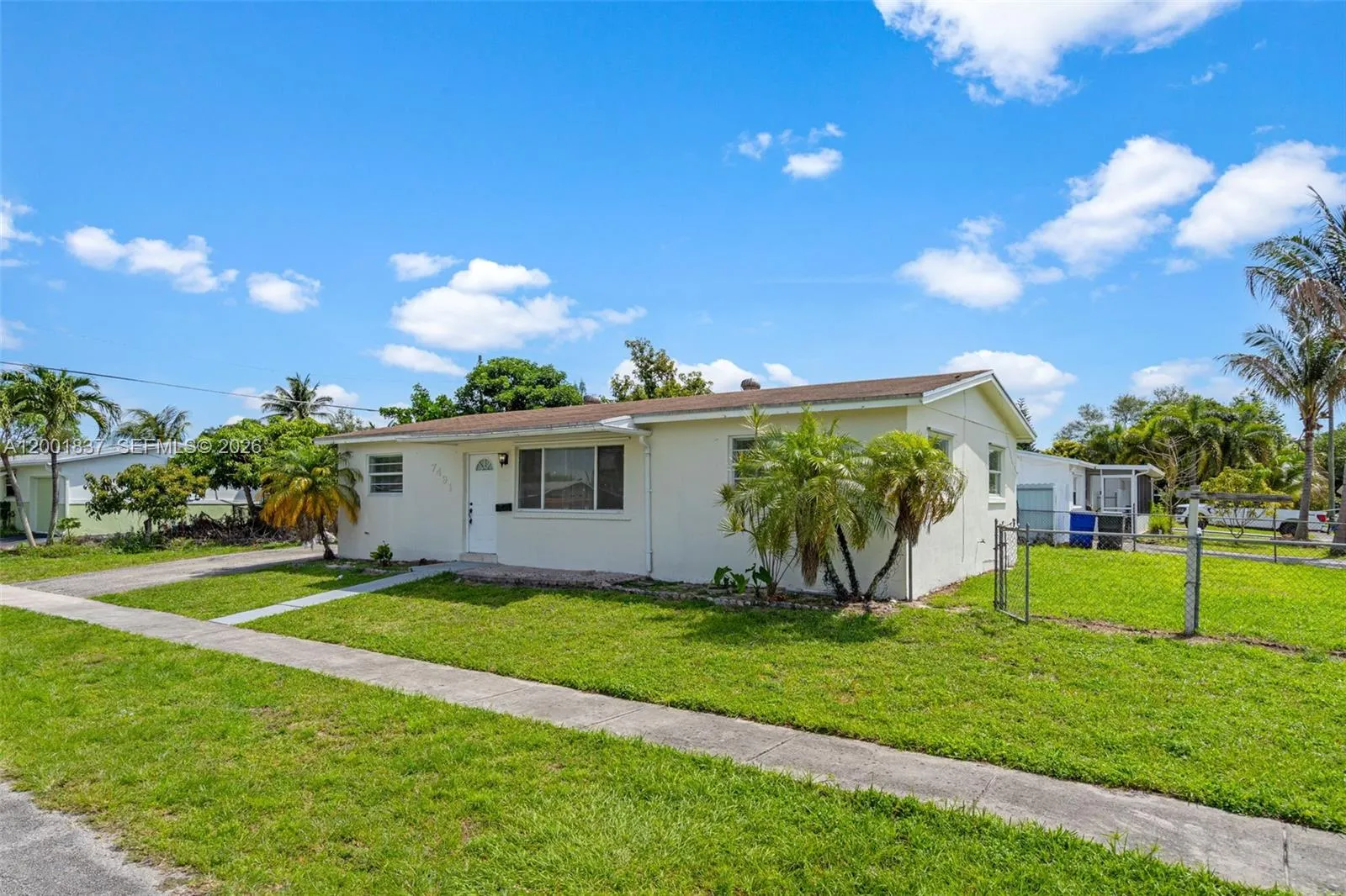 7491 Hope St, Hollywood FL 33024