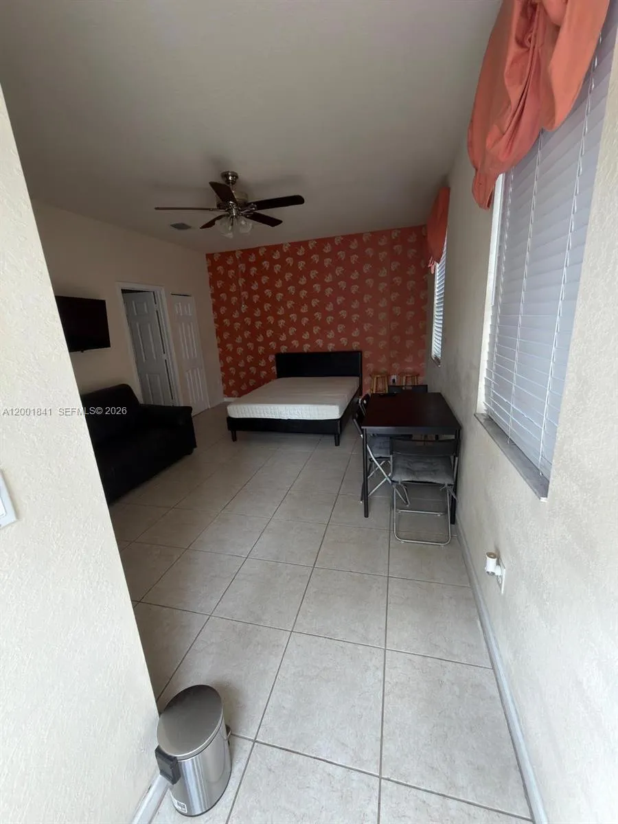 16961 SW 90th Ter, Miami FL 33196