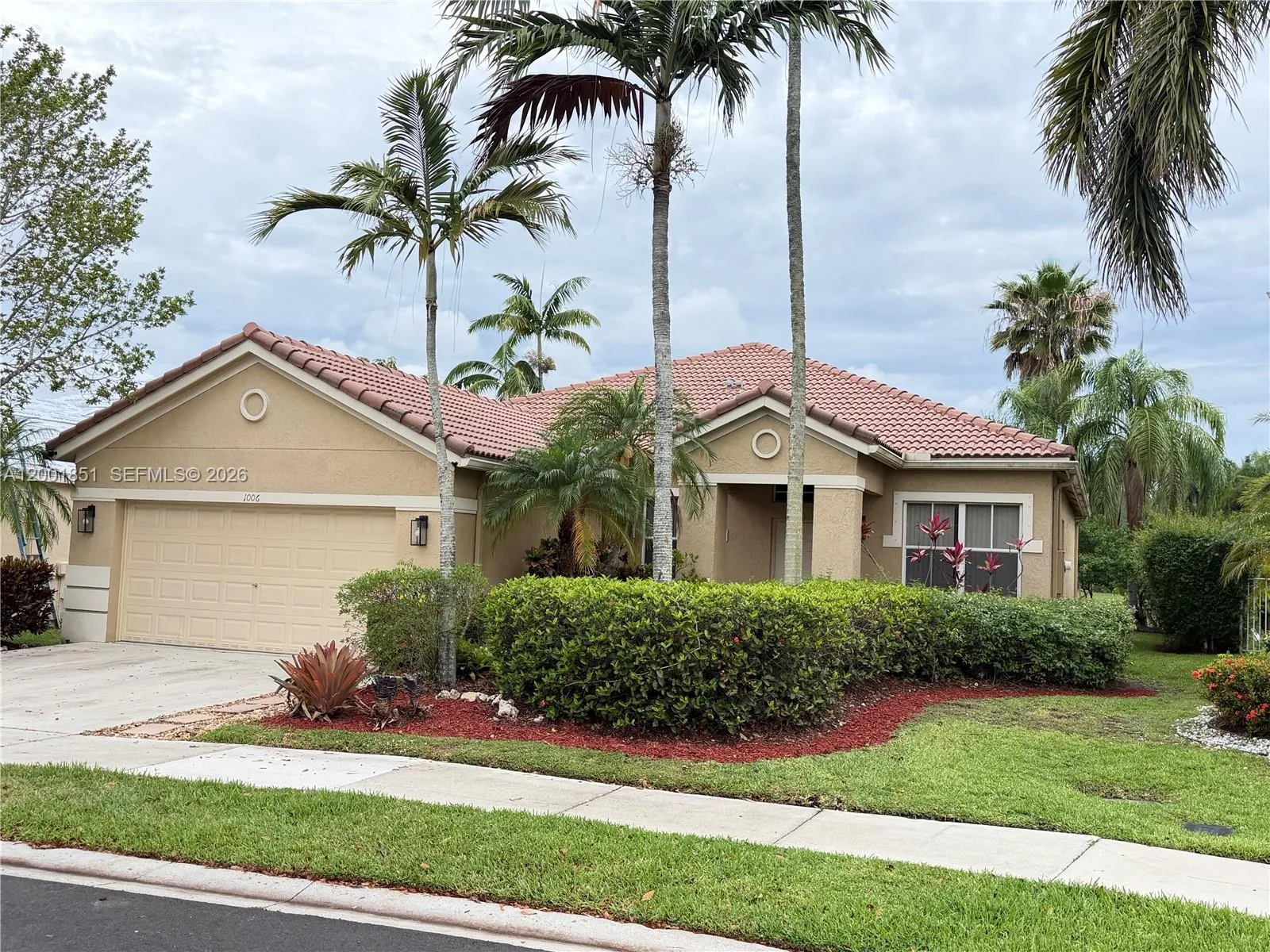 1006 Sunflower Cir, Weston FL 33327