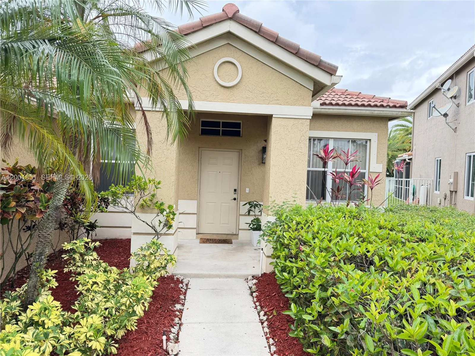 1006 Sunflower Cir, Weston FL 33327