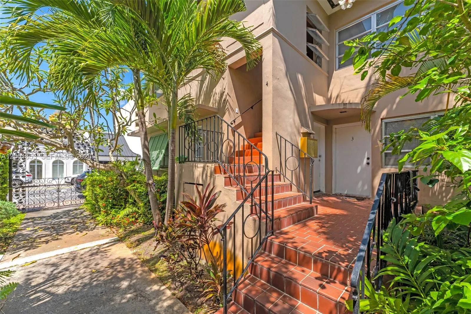 28 Almeria Ave # 4, Coral Gables FL 33134