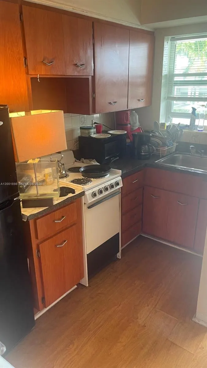 2225 NE 123rd St # 204, North Miami FL 33181