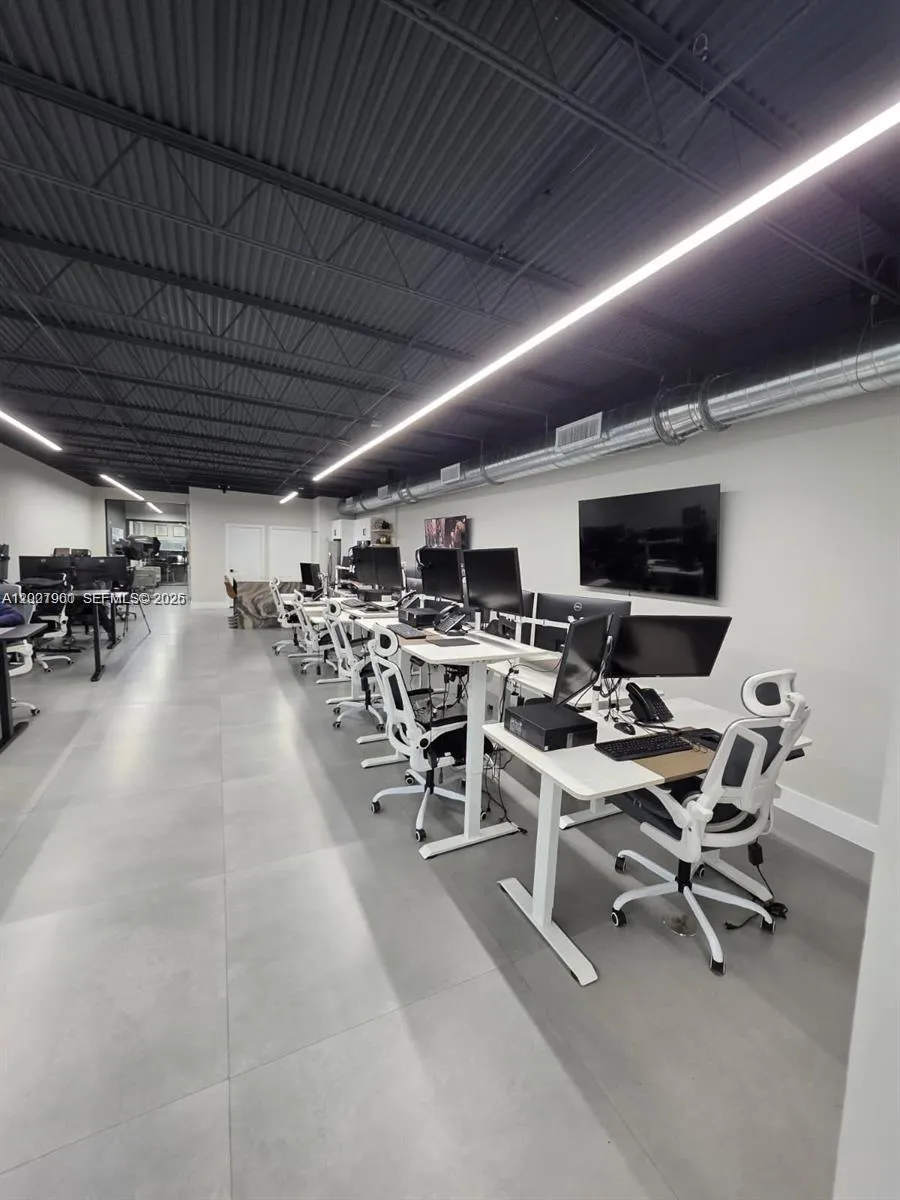 2429 Davie Blvd, Fort Lauderdale FL 33312