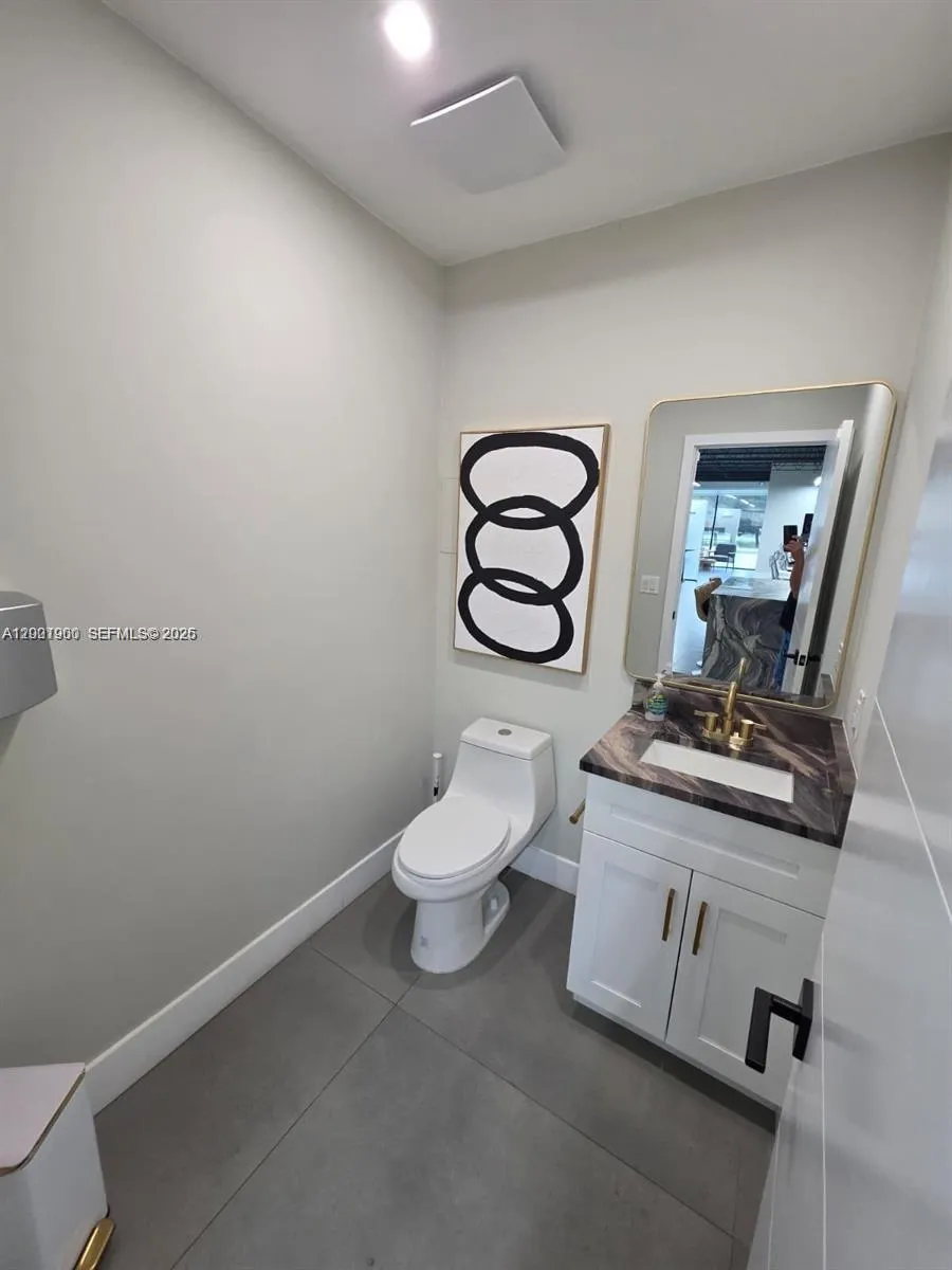 2429 Davie Blvd, Fort Lauderdale FL 33312