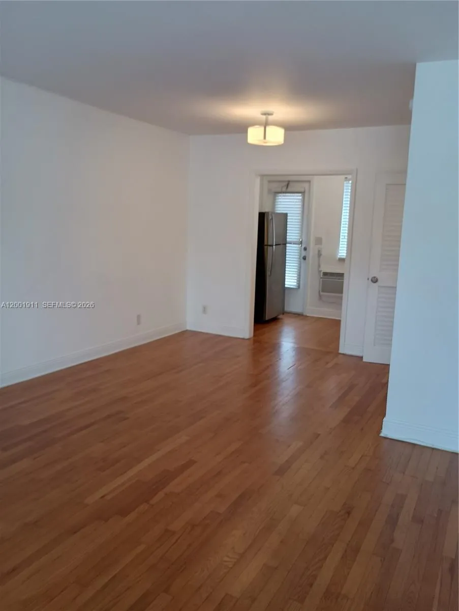 535 74 # 11, Miami Beach FL 33141