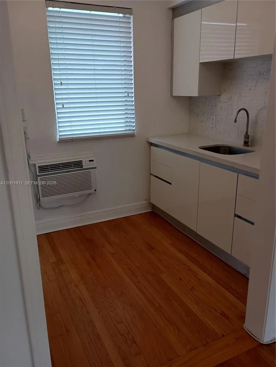 535 74 # 11, Miami Beach FL 33141