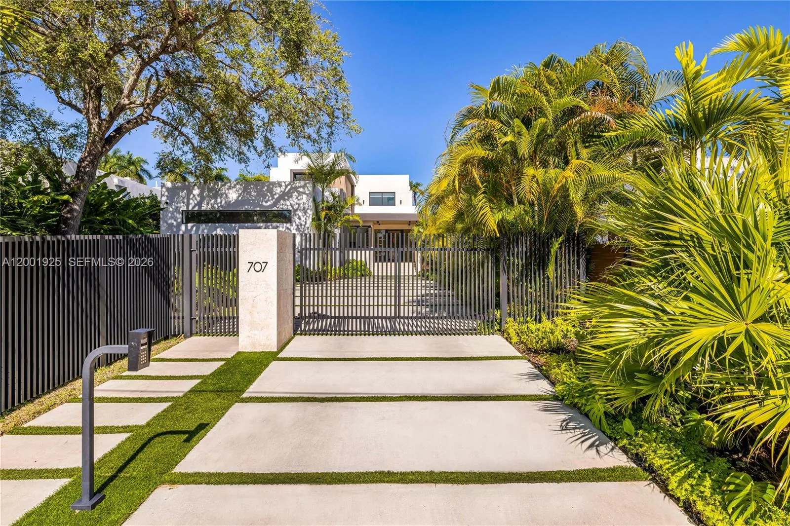 707 NE 77th St, Miami FL 33138