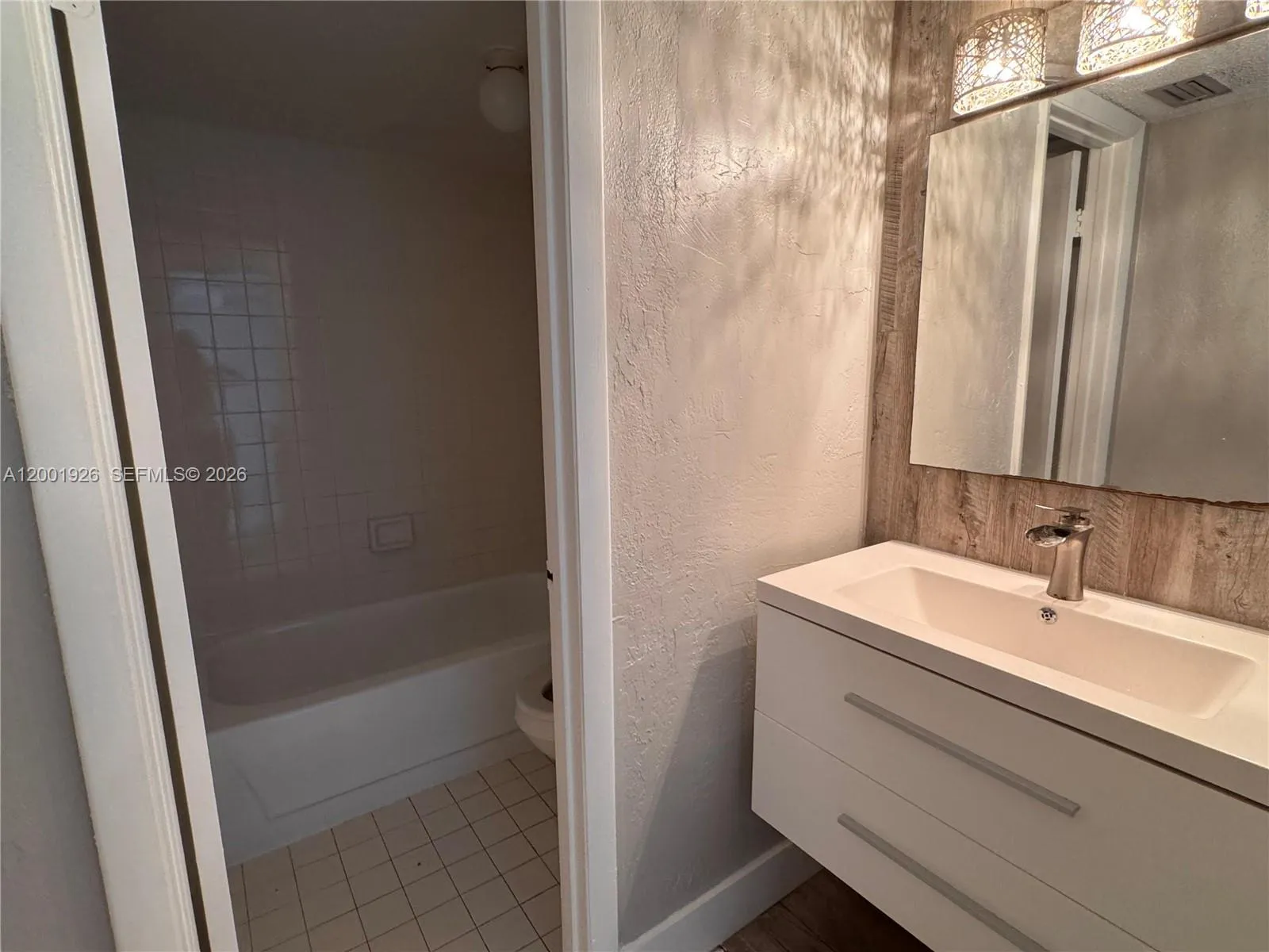 910 Constitution Dr # 910C, Homestead FL 33034