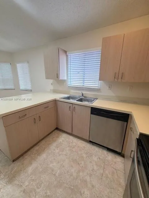 1034 W Jasmine Ln, North Lauderdale FL 33068