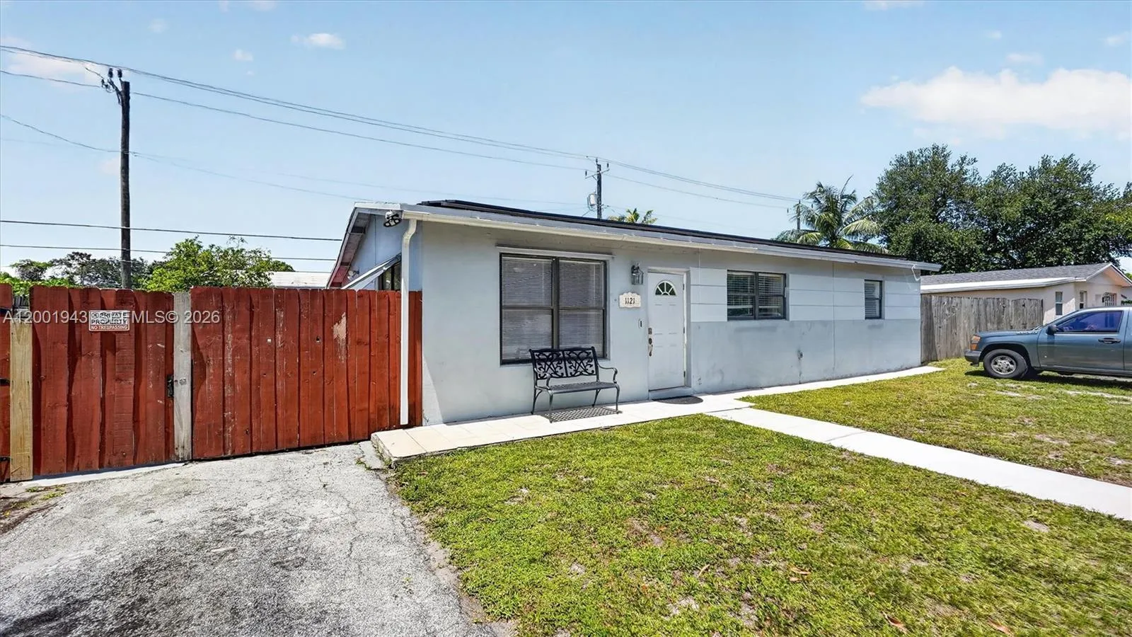 1121 NE 211th St, Miami FL 33179
