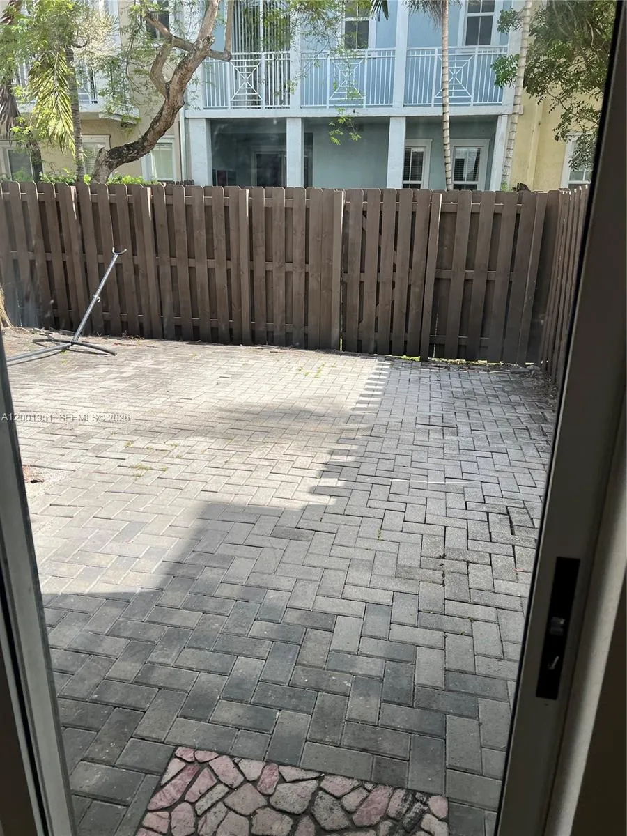 11440 NW 75th Ter, Doral FL 33178