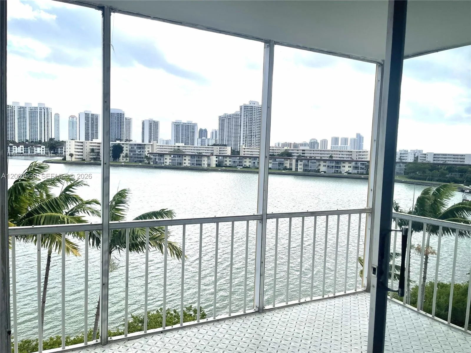 2861 Leonard Dr # F505, Aventura FL 33160